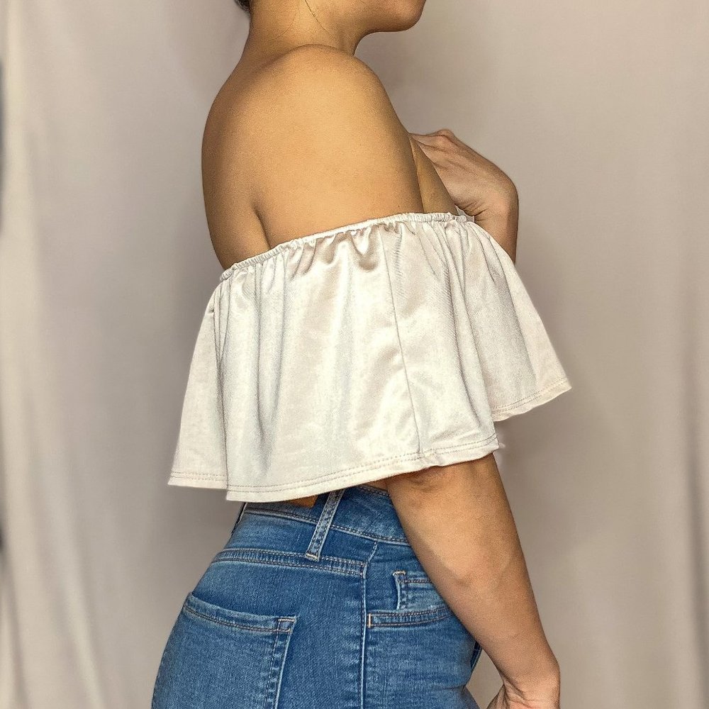 Off-Shoulder Ruffle Sleeve Crop - Picture 2 of 3